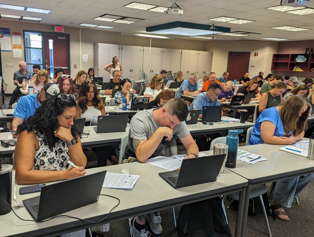 Ashley Yazarlou tweet media