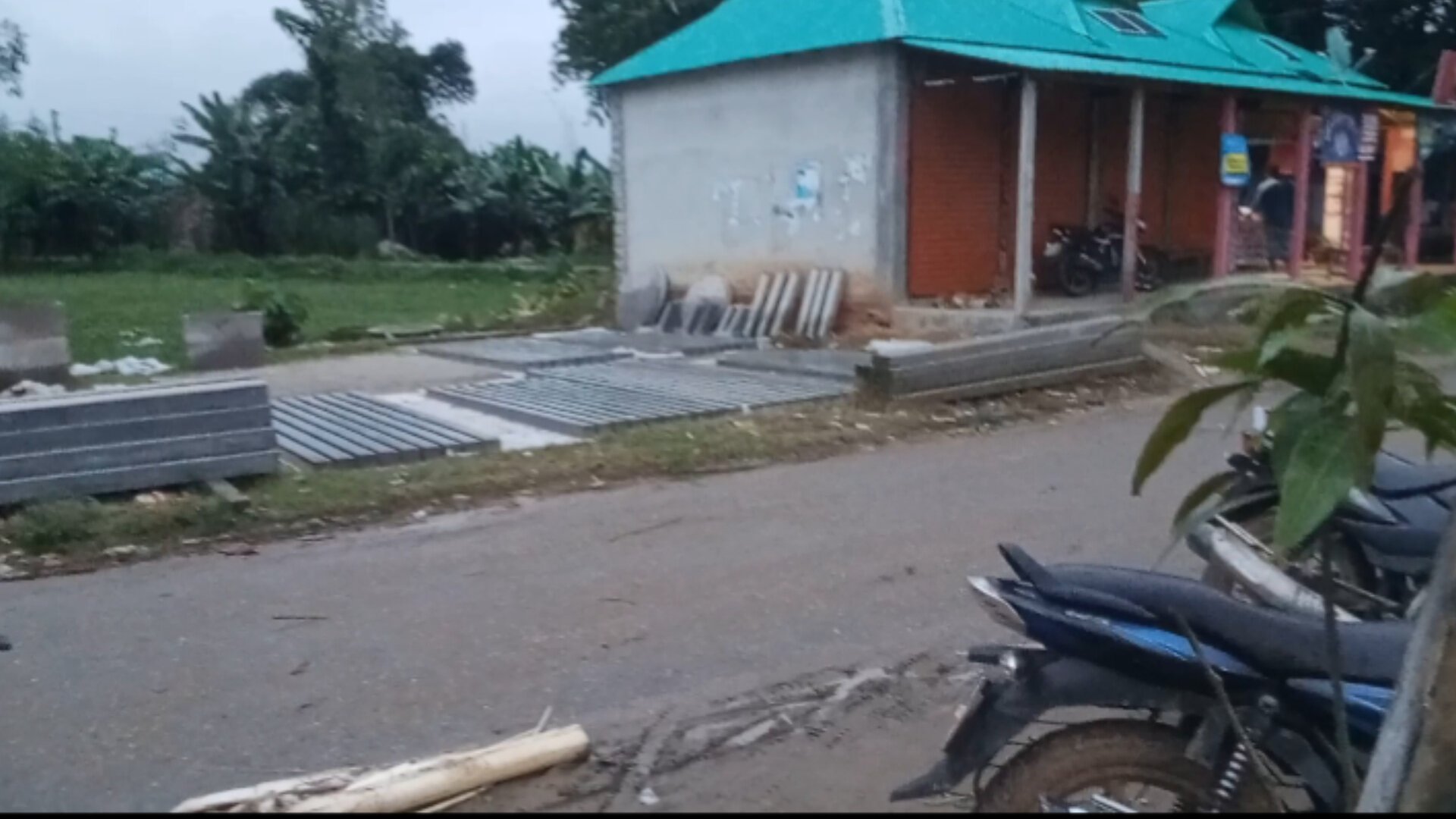 টাঙ্গাইলের মধুপুরে চলছে সরকারি জায়গা বেদখল