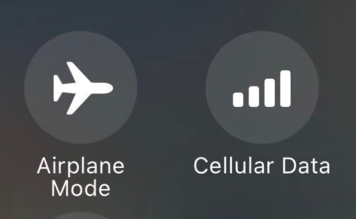 applesclubs's tweet image. iOS 18 Beta 5 Changed Cellular Data icon in Control Center 
#iOS #iOS18Beta5 #iPhone