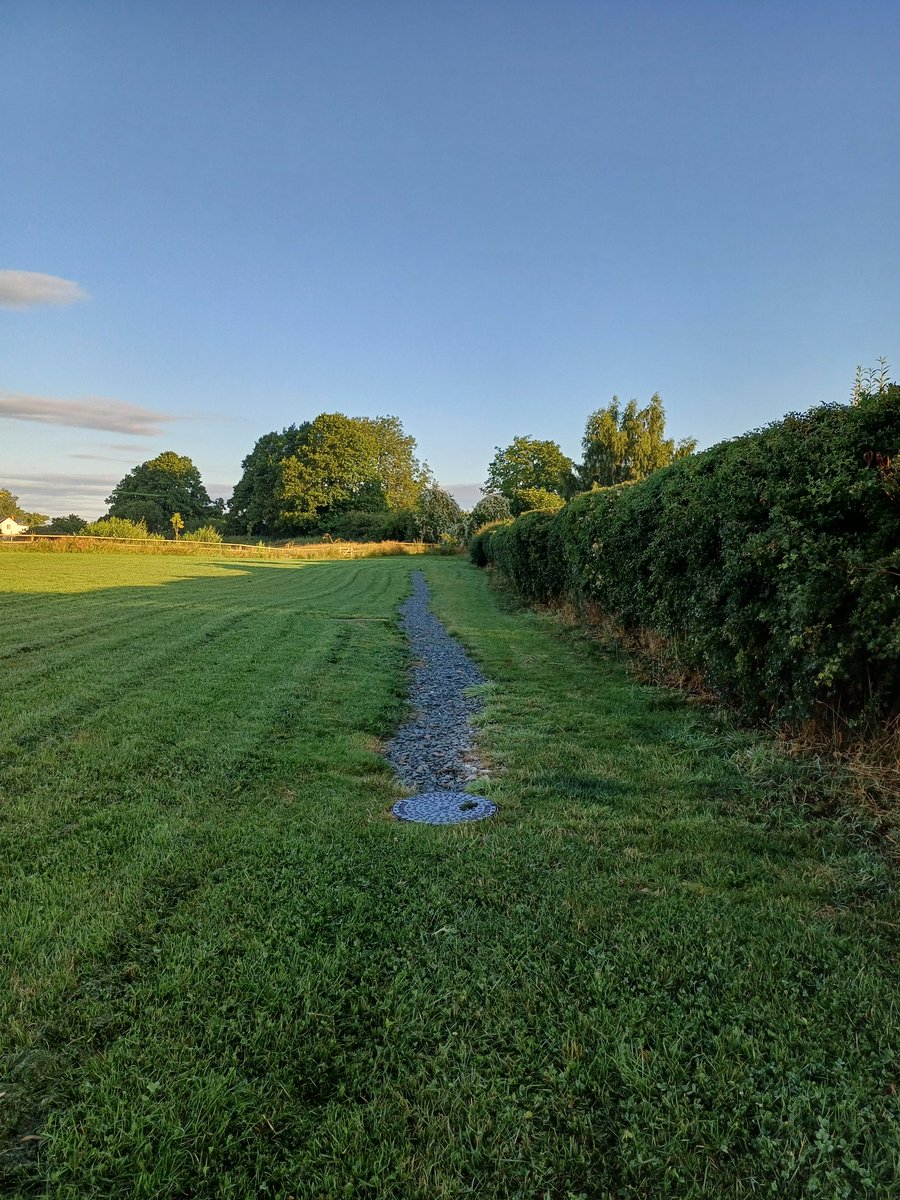 #Tuesday #morning #walk. I promise this is a #reading and #writing account (and I have already edited a #substack piece). But the #body and the #mind form the entirety of the #self, non? Happy Tuesday! ❤️