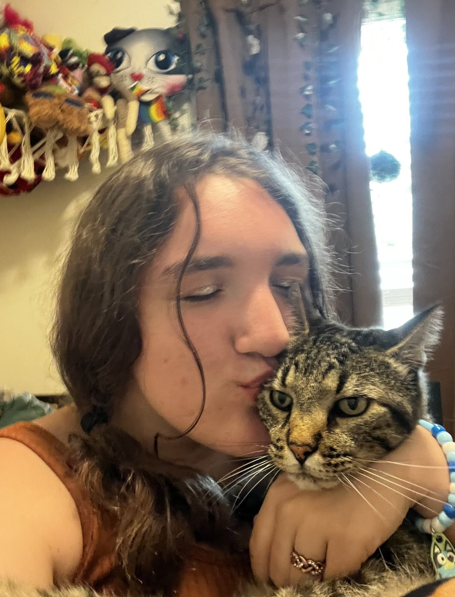 SunflowerH0ney's tweet photo. @CATBRAINCELL I’ll give you two https://t.co/ETpEIHkbFV