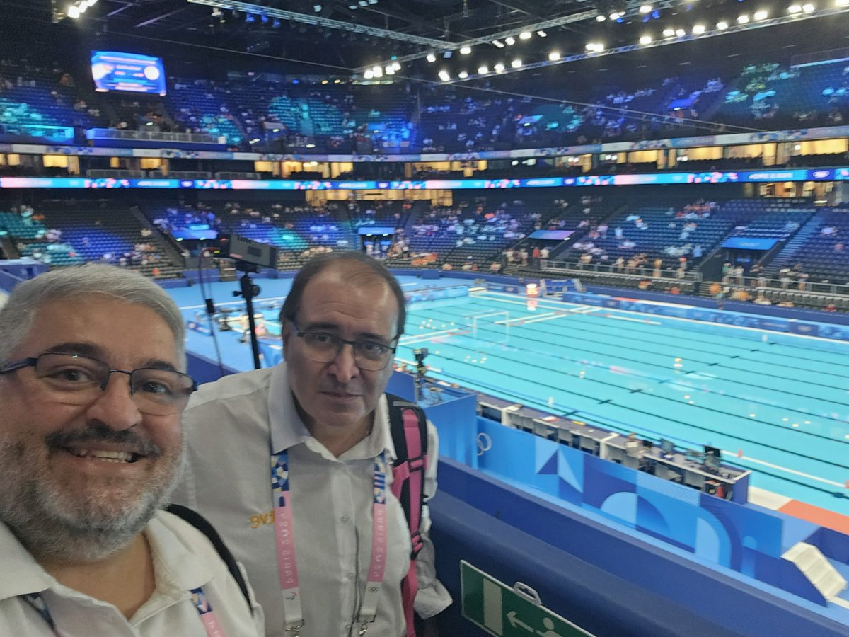 Ya en La Défense Arena de Nanterre, a las 14,00h transmisión partido CAN🇨🇦 -ESP🇪🇦 cuartos de final #waterpolo🤽‍♀️ JJ.OO <a href="/Paris2024/">Paris 2024</a>🇫🇷, en directo con <a href="/NorbertoGonzlez/">Norberto González Mencara</a> y <a href="/BeaEspinosa4/">Bea Espinosa</a> en el Especial Juegos Olímpicos en <a href="/rne/">Radio Nacional</a> y <a href="/rtveplay/">RTVE Play</a> ¡Vamos <a href="/SpainWpFem/">Selección ESP Femenina WP</a>!