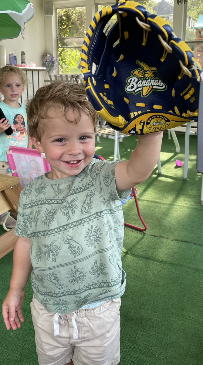 kt_delmar's tweet photo. Future Savannah Banana 🍌 ⚾️ @TheSavBananas @YellowTuxJesse https://t.co/deVZWGZ8vL