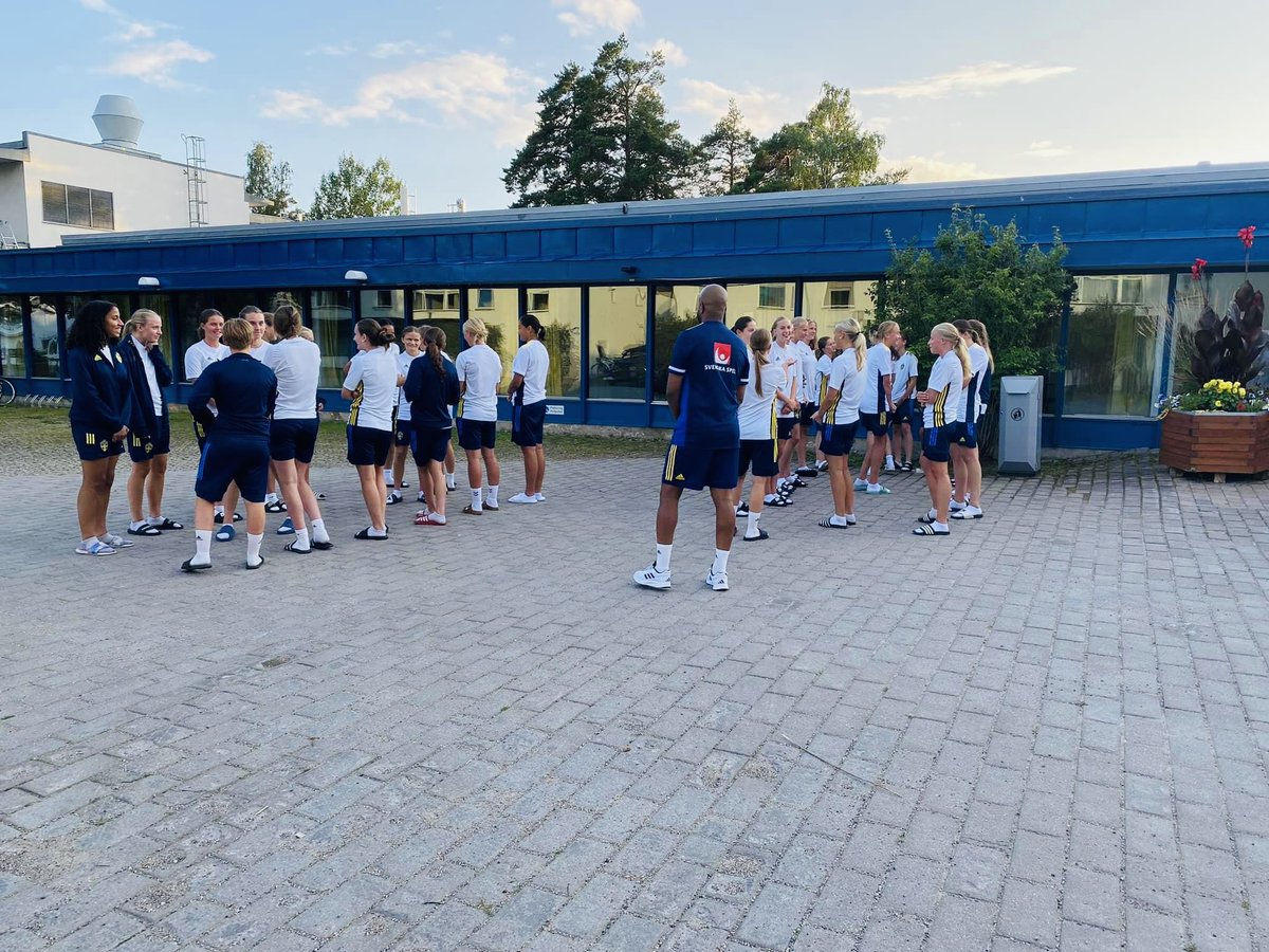 tecle_thomas's tweet photo. Bra och viktiga samtal om @svenskfotboll v��rdegrund tillsammans med F15 och P15 landslaget under samlingarna på Bosön senaste veckan 🇸🇪⚽️ https://t.co/5t20v1pkX4