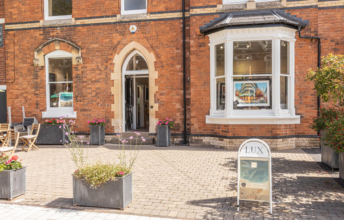 Lux Art Gallery & Photo Studio tweet media