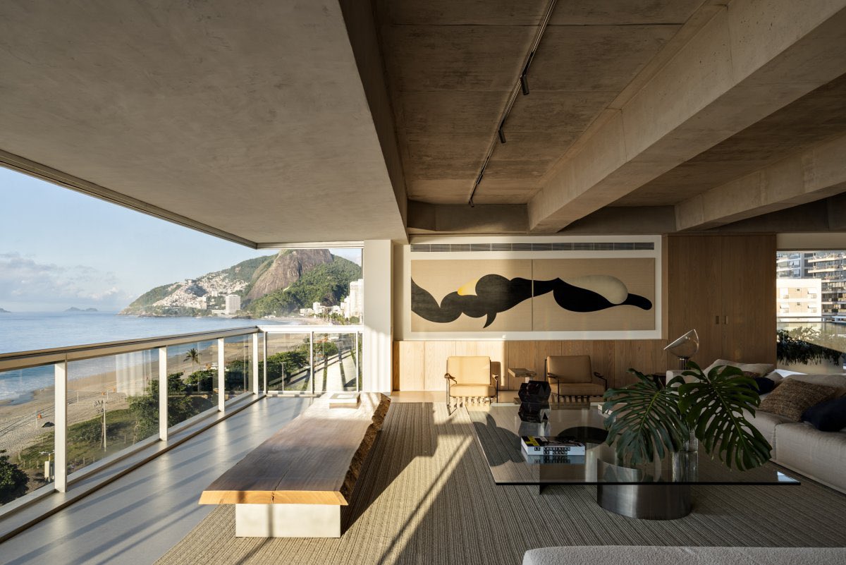 luusssso's tweet photo. What’s your favorite feature of this  beachside apartment in Rio de Janeiro, Brazil? https://t.co/mYClMGQcsJ