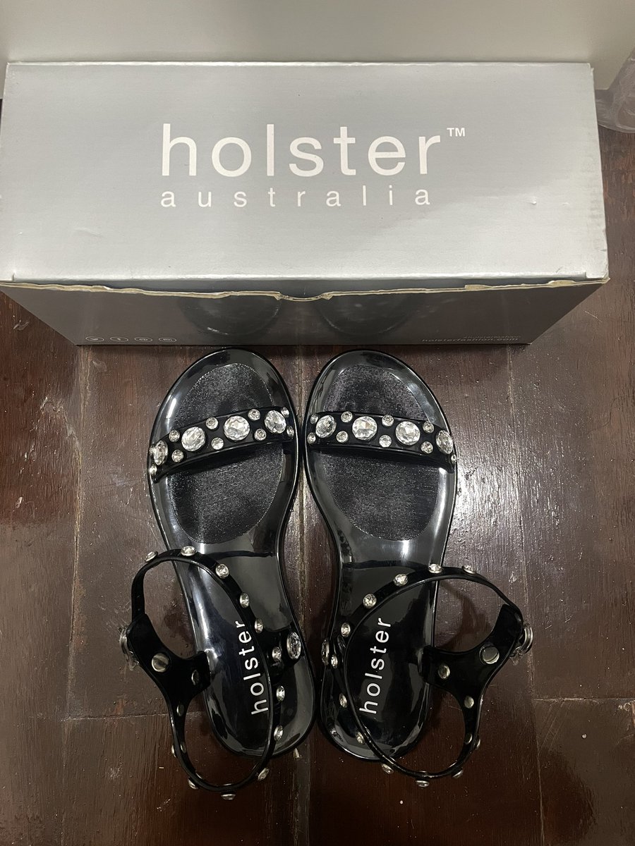 Freya1401's tweet photo. ส่งต่อ holster glimmer (size 36)
เคยใส่ครั้งเดียว สภาพ 98% ส่งต่อ 1600 ส่งฟรี (ราคาเต็ม 2590) 

ผ่อนได้ยาวๆ
สนใจเดมมาขอดูเพิ่มเติมได้ค่ะ 
#holster #ส่งต่อรองเท้า #holsterthailand #ส่งต่อholster #ส่งต่อเสื้อผ้า #รองเท้ามือสอง  #ส่งต่อhavaianas #ส่งต่อกระเป๋า #ส่งต่อatreasurebox https://t.co/MzE2sHrKF1