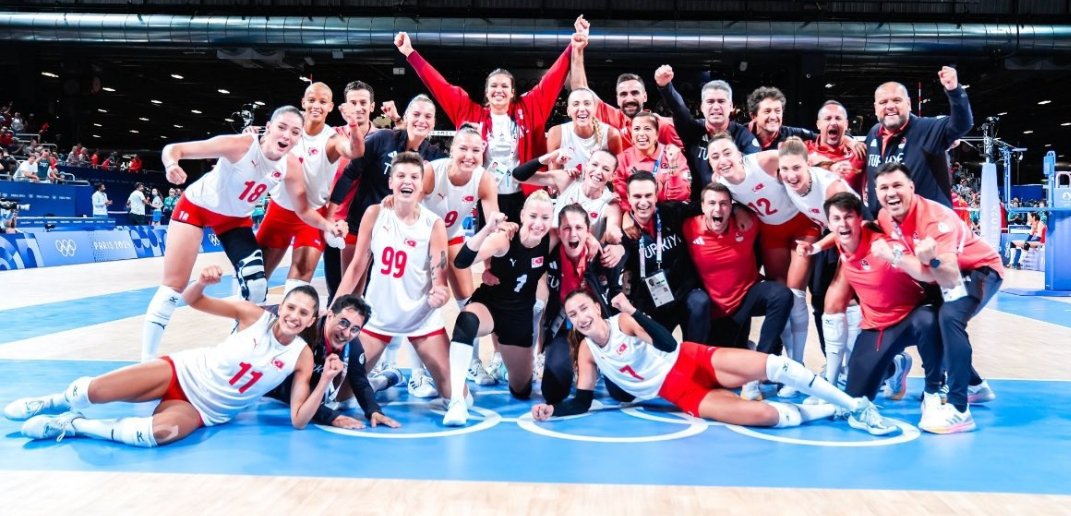 ilhancomertt's tweet photo. #FileninSultanlari Tebrikler kızlar🧿👏Sizinle gurur duyuyoruz...
@edaerdem14 
@guneszehraa 
@melisaavargass 
#VoleiEmParis2024 https://t.co/11t6RLTZWl
