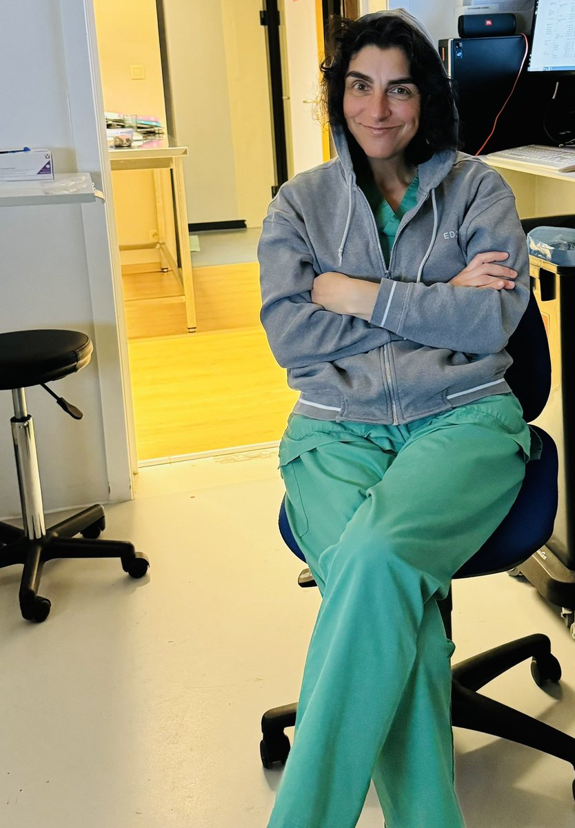 DilekGrsoy7's tweet image. Eğer soğuk bir laboratuvarda 24 saat nöbet tutuyorsam bunu birincisi bu işi sevdiğim içindir, ikincisi bu işi çok iyi bildiğimdendir, üçüncüsü yapay zeka çağında kalp nakline bir alternatifin çok önceden olması gerektiğine ve yakında bulunacağına inandığım içindir.