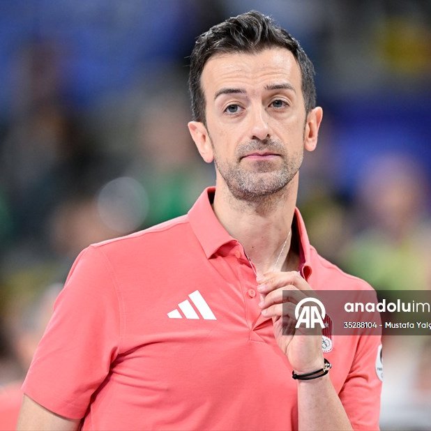 🎙️ Daniele Santarelli:

Kızlar için bir şey diyemeyeceğim ama teknik ekibimden de ağlayanlar oldu. Onlara neden ağlıyorsunuz daha bitmedi dedim. Sonda ağlasak tamam. Teknik ekibime durun şu an mutluluk gözyaşları zamanı değil gelecek maçı düşünme zamanı dedim. Elbette ben biraz