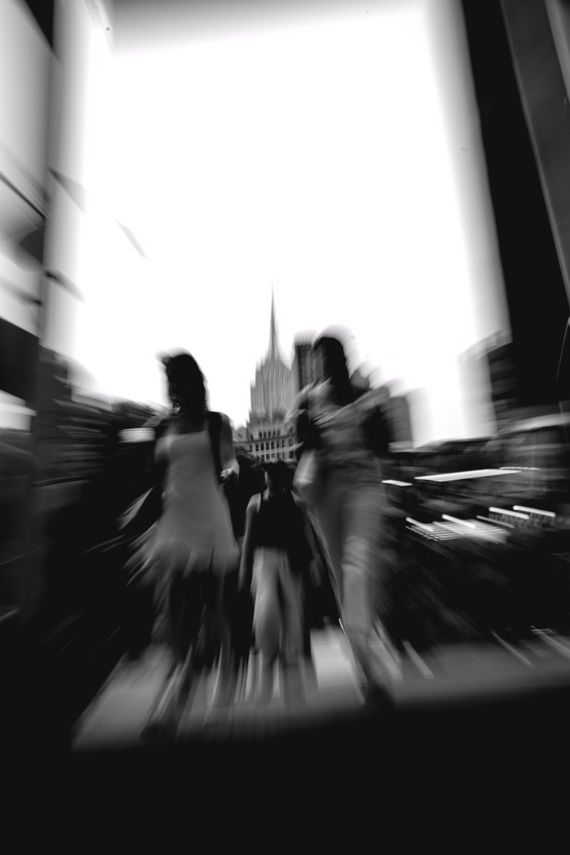 mikey_streets's tweet image. Zoom Burst 💥 
Shot on Sony a7iv + FE 2.8/24-70 GM II
#alphacollective #sonya7iv #streetphotography #NYC #nycstreets
