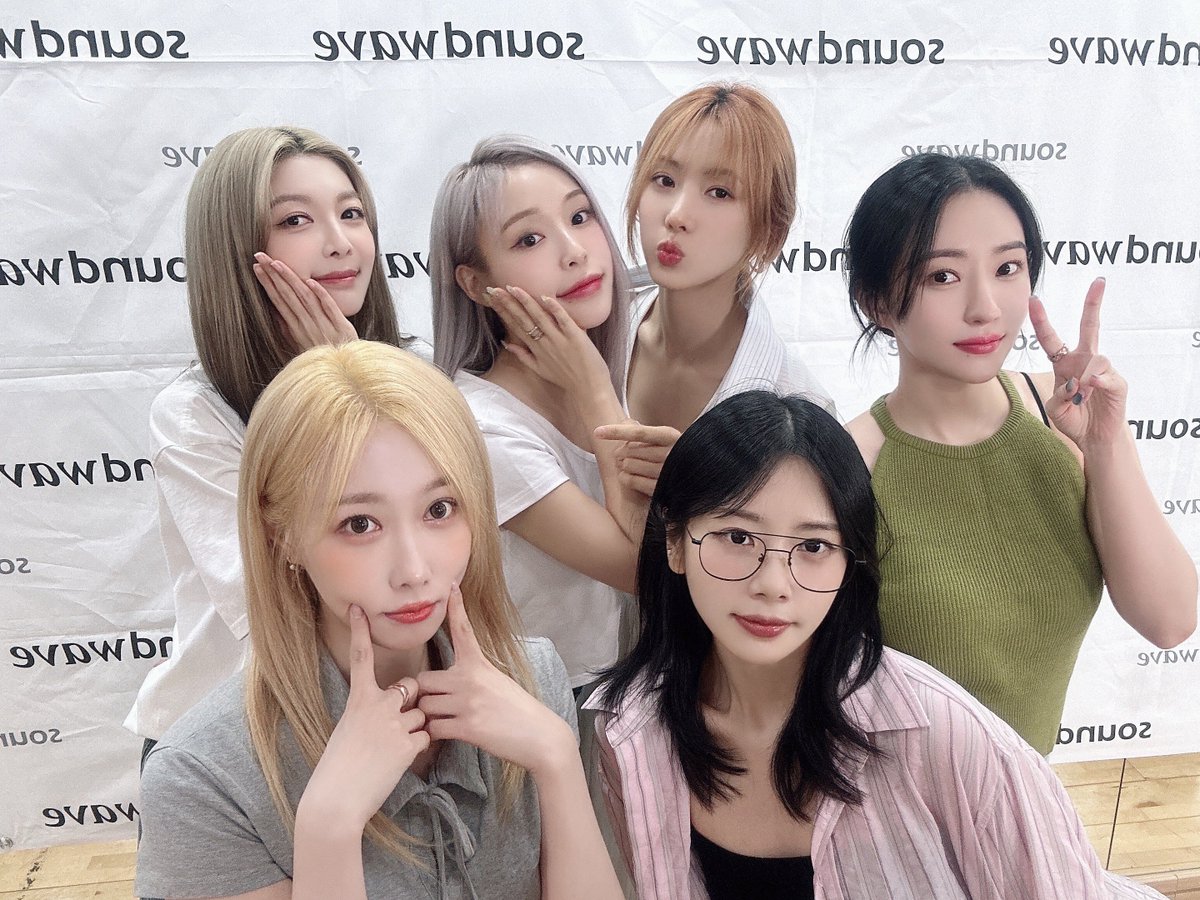 [✏] 24.08.06 사운드웨이브 팬사인회❣

오늘도 즐거운 시간
맛있는 거 꼭 먹기😋

#드림캐쳐 #Dreamcatcher