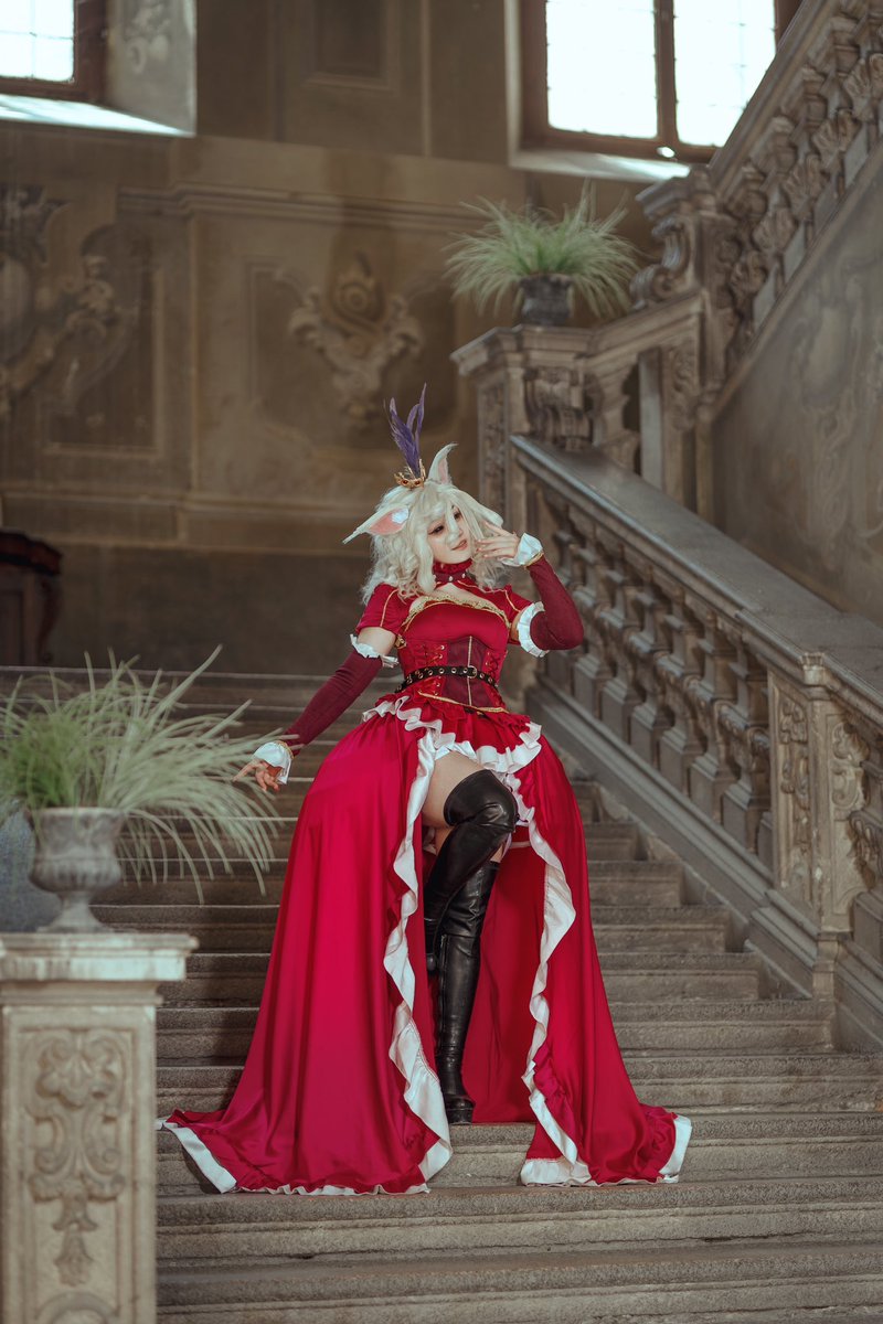 MochichuuC's tweet photo. My Mary cosplay from IdentityV 🥹🤍 me and @Angelicasbear fell in love with this costume immediately so we had to make a big photoshoot for my archduchess Mary 🩸🗡️ #cosplay #IdentityV https://t.co/EyA4bE0dig