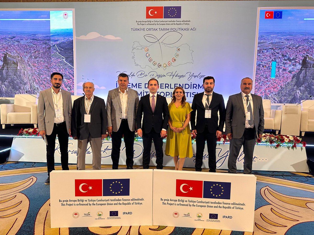 Sirnaktso's tweet photo. Yönetim Kurulu Başkanımız Sn. Osman GELİŞ, Şırnak Tarım İl Müdürümüz Oktay SEZGİN, TKDK Mardin İl Koordinatörü Erdal ÇELİK, DİKA Şırnak Koordinatörümüz Berk OĞUZ, Kadın Girişimciler Kurulu Başkanımız Ayşe AYTER,Genç Girişimciler Kurulu Başkan Yrd. Yavuz AŞAN https://t.co/zMzriYnkTf