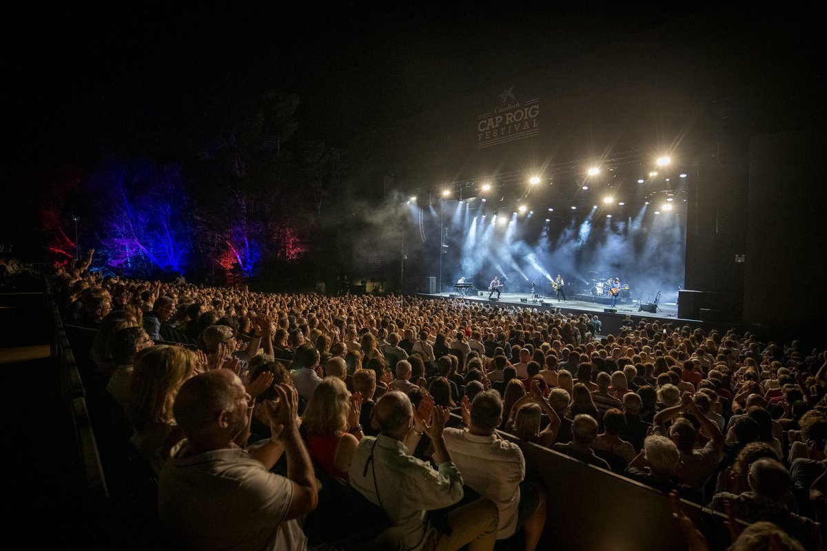 Moltes gràcies <a href="/CapRoigFestival/">Cap Roig Festival</a>!!
Noche mágica para el recuerdo.

📷 <a href="/marta_pich/">Marta Pich</a>