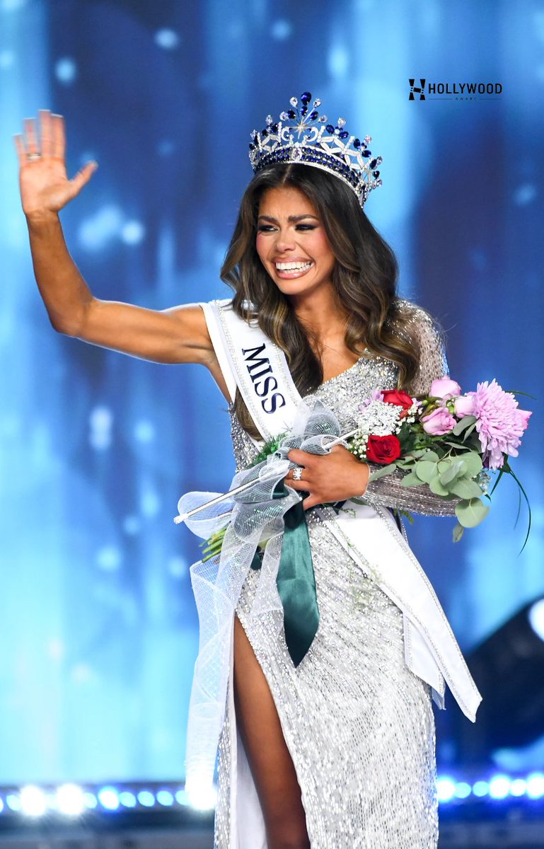 hollywoodaware's tweet photo. ๐๐ Congratulations to Alma Cooper โ Miss USA 2024! ๐๐
We are thrilled to announce that Alma Cooper has been crowned Miss USA 2024! ๐
See - https://t.co/zUpPKO8sbA
#MissUSA2024 #AlmaCooper #CrownQueen #MissUSA #Hollywoodaware https://t.co/F7Sonj1Aeq