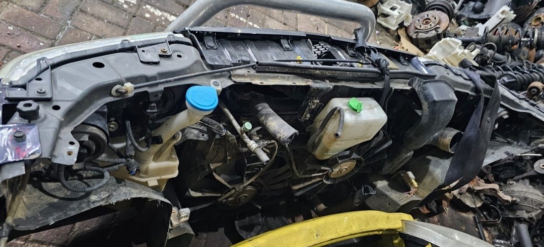 Leonshakur01's tweet photo. F1 is a halfcut, it should have a clean dashboard pia
F2 nosecut na components zake https://t.co/DukJPvQ5CI