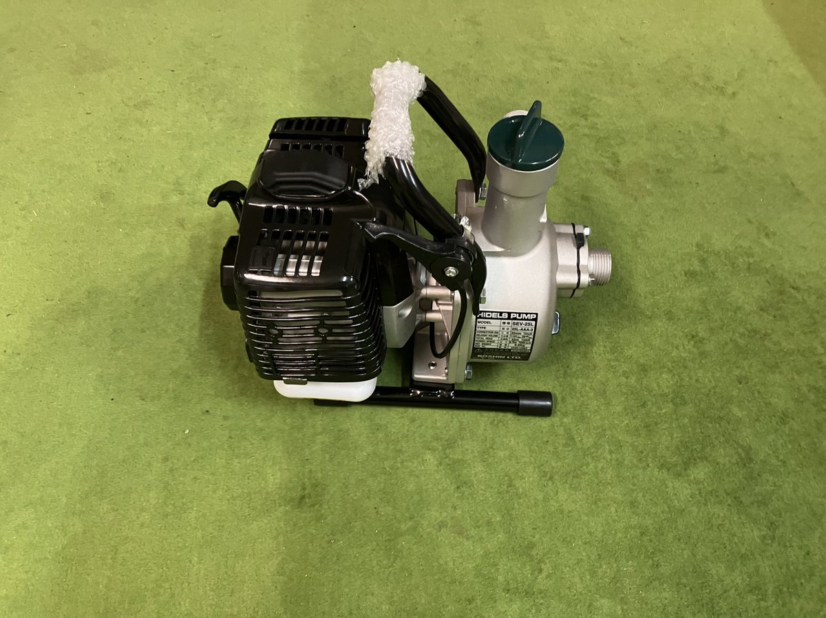 ついに、エンジンポンプを二つ買うことになってしまったじゃ。
2台で約５万じゃ。
畑は、待ってくれんじゃから、仕方ないか。
スポットクーラーを買わにゃぁよかったじゃ。
まあ、ポンプもバックアップ用を備えた。
スポットクーラーも災害時、避難所で使ってもらえればよいかのう。