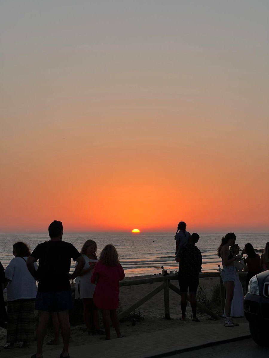 no hay nada más bonito en esta vida que un atardecer en el mar