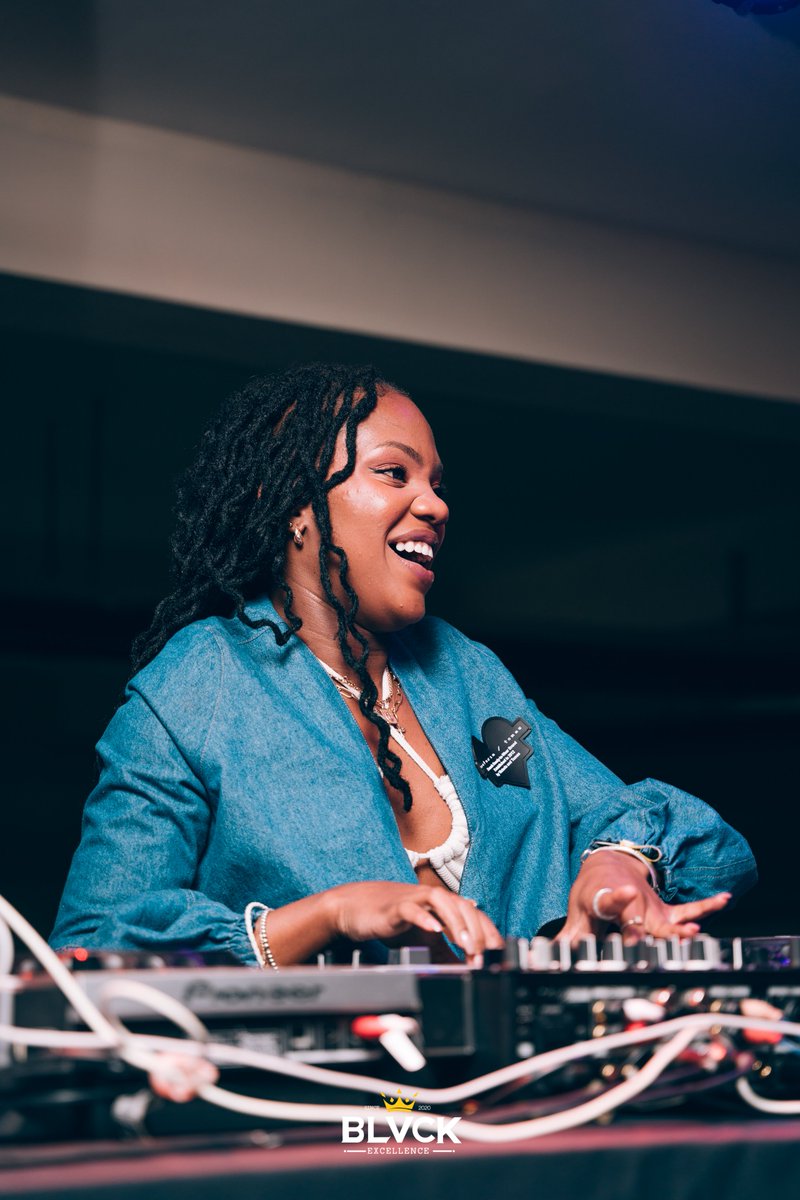 game__vii's tweet image. Give it up for the maestros behind the decks! Kaneda 🔥🙌 #BlackExcellenceKE #BeKE #RespectTheDjs