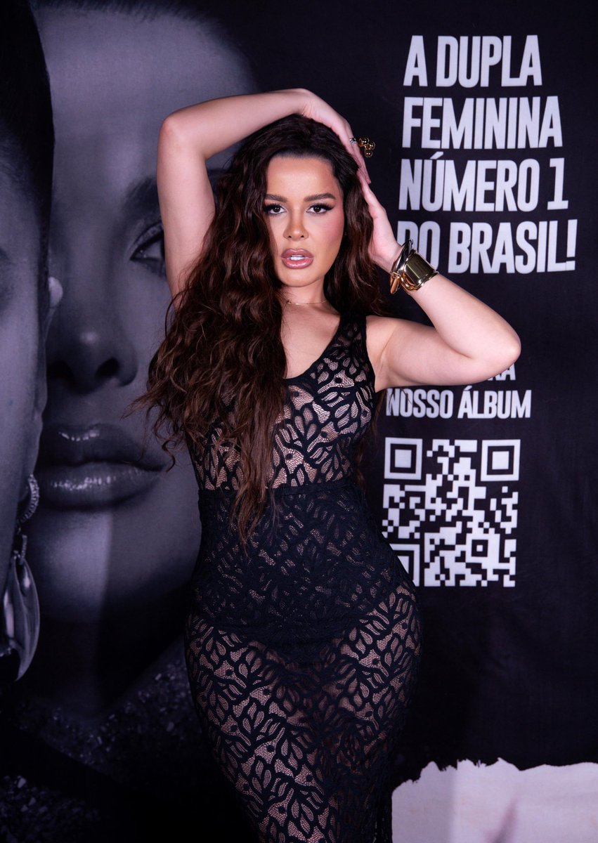 Maraisa's tweet photo. 🖤🎤 https://t.co/lVpNGfm4rb
