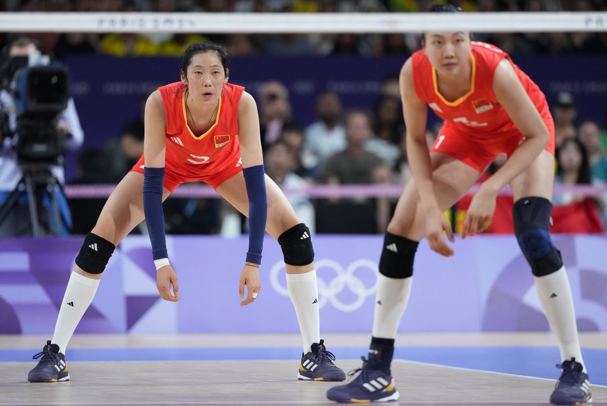 OlympicsCN's tweet photo. China's women's #volleyball team just wrapped up the quarterfinals against Turkey. Despite the loss, they were fully committed to the game and fought till the end. Cheer for the girls🎉👏
 #Olympics #Paris2024 #TeamChina https://t.co/rZ2GmMR9Ls