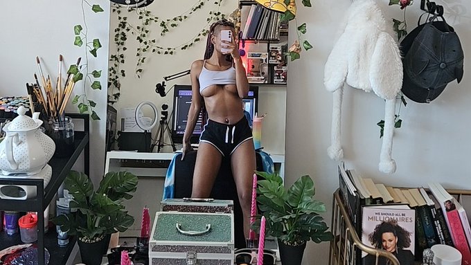 I will never get tired of showing of my body in this mirror set up 🖤🖤  ebony goddess body worship femdomnl