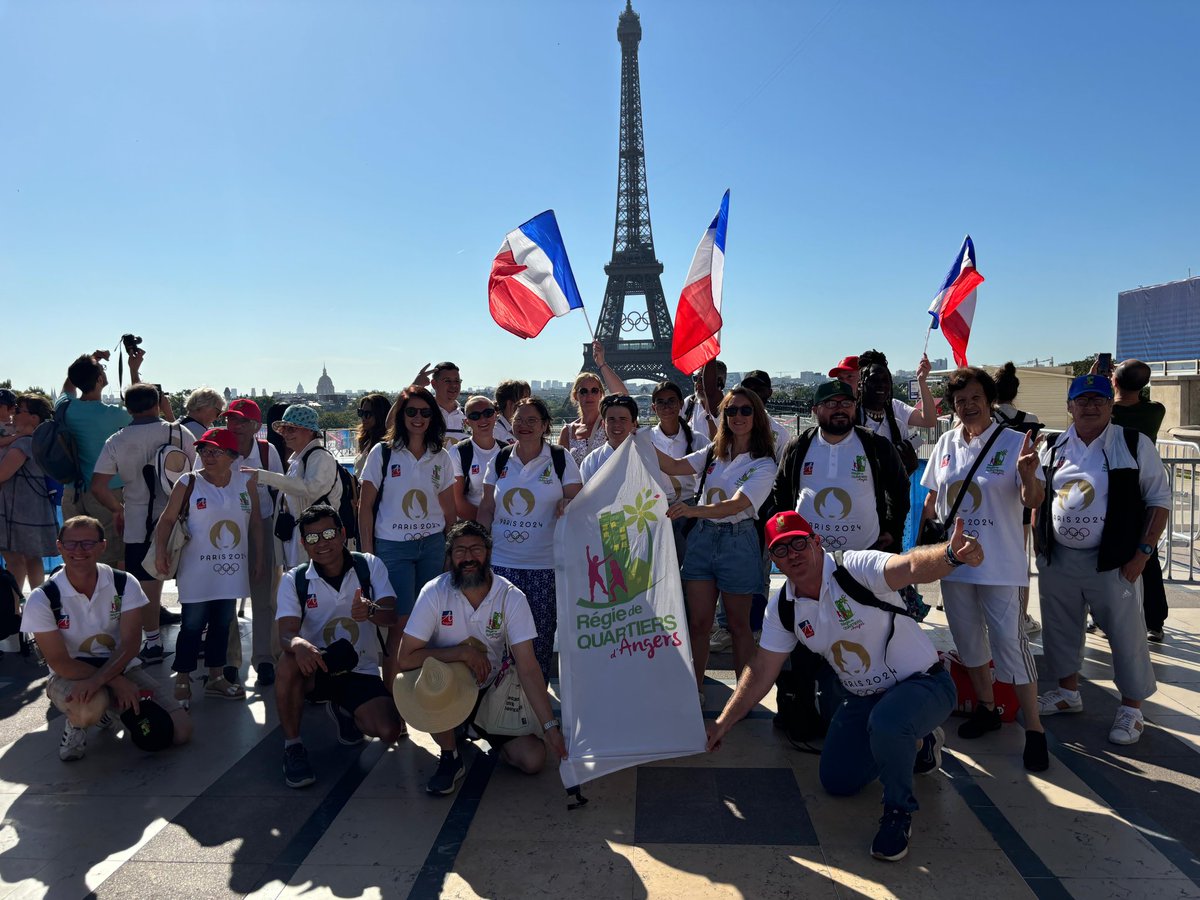 Merci au Maire d'Angers, Jean-Marc VERCHERE, d'avoir permis aux bénévoles, habitants, salariés de la Régie de Quartiers d'Angers de partager la ferveur des J.O. 2024!
Encourager, Applaudir, Être Ensemble. 
Fiers de porter les couleurs de notre Ville, Fiers de notre France !!