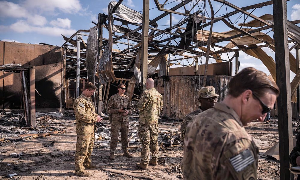 ArianaNews_'s tweet image. پنج امریکایی در حمله راکتی به پایگاه عین‌الاسد در عراق زخمی شدند

tinyurl.com/msv7fzvc

یک مقام نظامی امریکا اعلام کرد در حمله راکتی دوشنبه شب (۱۵اسد)علیه نیرو‌های امریکا و ائتلاف در پایگاه هوایی عین الاسد در عراق، چندین نیروی امریکایی زخمی شدند.

#ArianaNews #Iraq #USBase