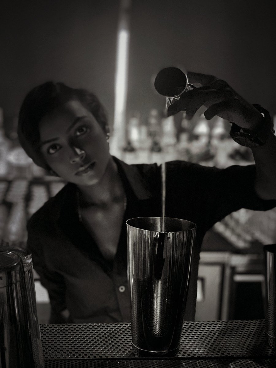 RuchiChristina's tweet photo. #Bartendergirls #srilankanbar #Ruchi #christina https://t.co/jo42SGJeVH