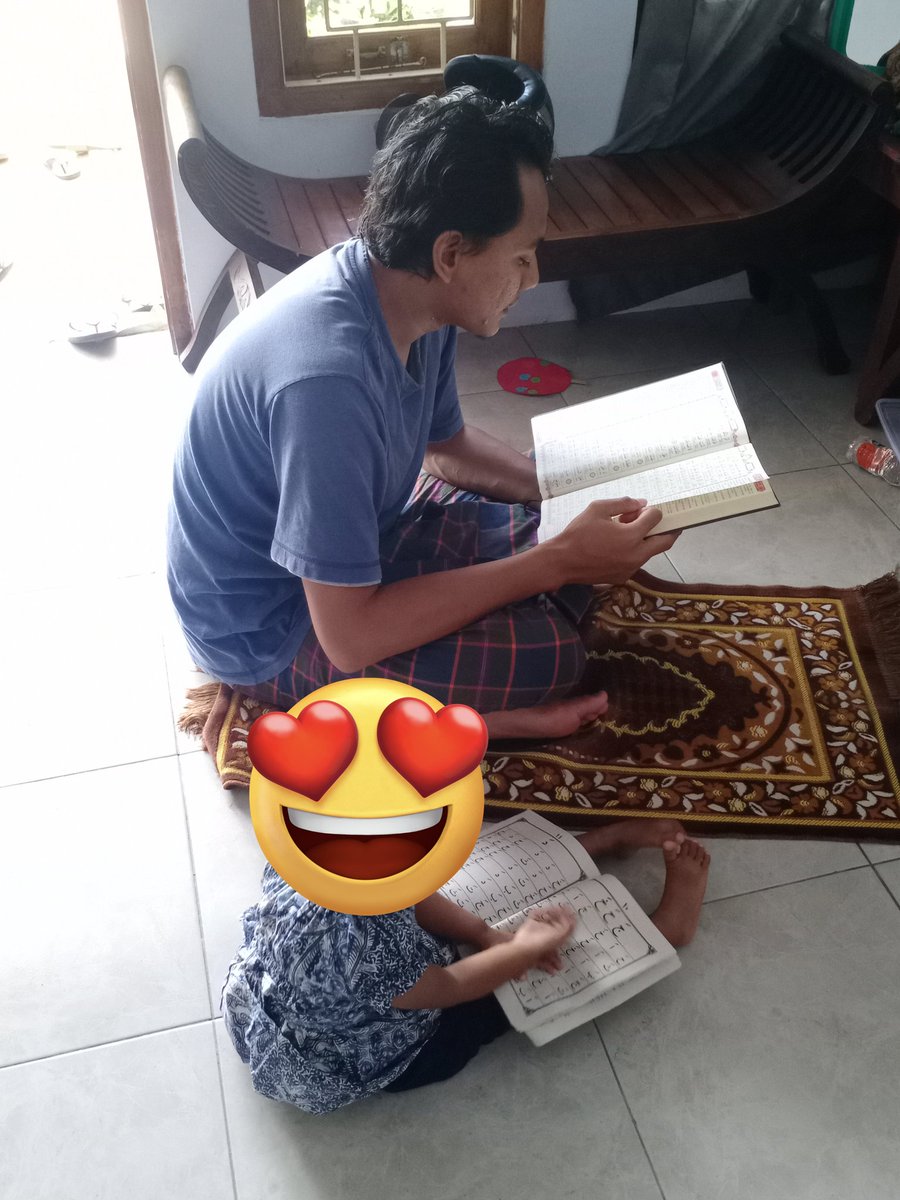 ajengpuspalia's tweet photo. MasyaAllah.. kesayanganku ❤
Yang  1  juga lagi ngaji di sekolah 🥰🥰 https://t.co/SMSF8jxvNA