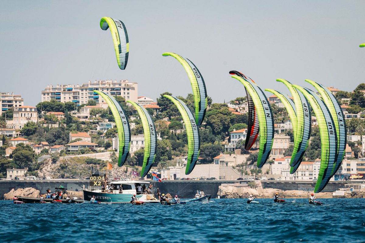 🚨Eleanor Aldridge from Great Britain moves in the lead!🚨
Update on Day 2 women’s results: Switzerland’s Elena Lengwiler won the only race of day 2 in the Women’s Kite which shot her up to the top of the standings, but a request for redress concerning a controversial decision