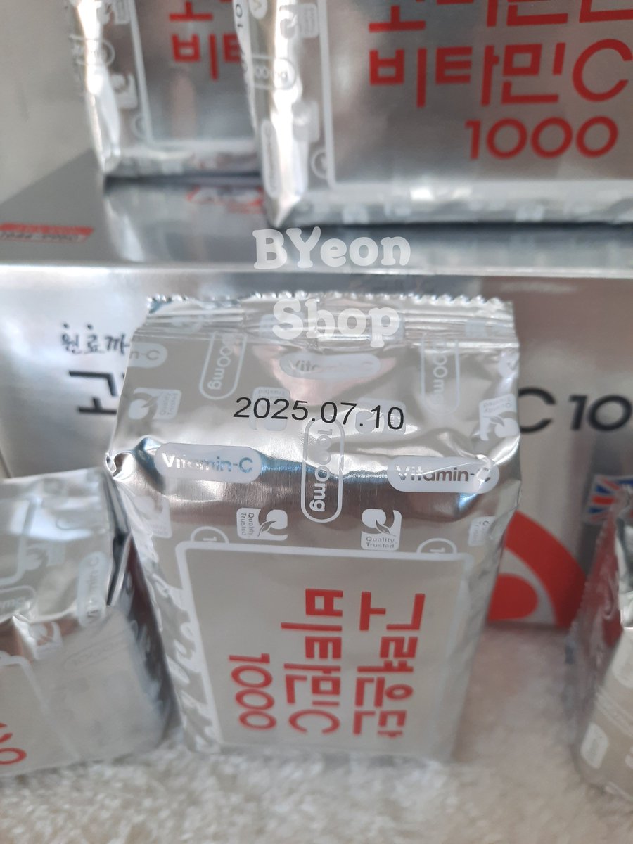 BYeonshop's tweet photo. วิตามินซีอึนดัน สีเงิน พร้อมส่ง🧡💊

-มีวิตามินซี 1000mg
-ป้องกันหวัด
-เสริมสร้างเนื้อเยื่อ และ ภูมิคุ้มกันในร่างกาย
-ช่วยลดรอยดำจากสิว, ผิวใส
-60เม็ด/แพค

180 ฿
🚚ส่งฟรี
✅ว่าง 38 แพค

สั่งซื้อทางDMได้เลยค่า📨
#วิตามินซีอึนดัน #ส่งฟรี #วิตามินซีเกาหลี #สกินแคร์เกาหลี #คสอเกาหลี https://t.co/FL5Y86YGmq