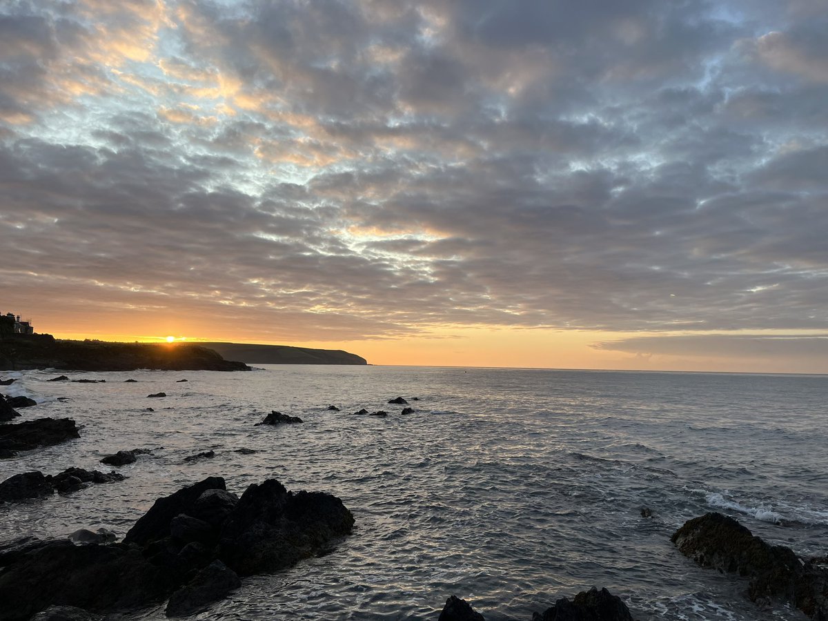 DunleavyBernard's tweet photo. @AtBarristers…starting the day at swimrise! Water Temp: 15.8 °C, Air Temp: 17.7 °C, Time: 7 Minutes #AtSwimTwoBarristers with @IanCallaway352 #CloneaBeach #Dungarvan #6thAugust #Swim286of365 https://t.co/6KfgteE2Im