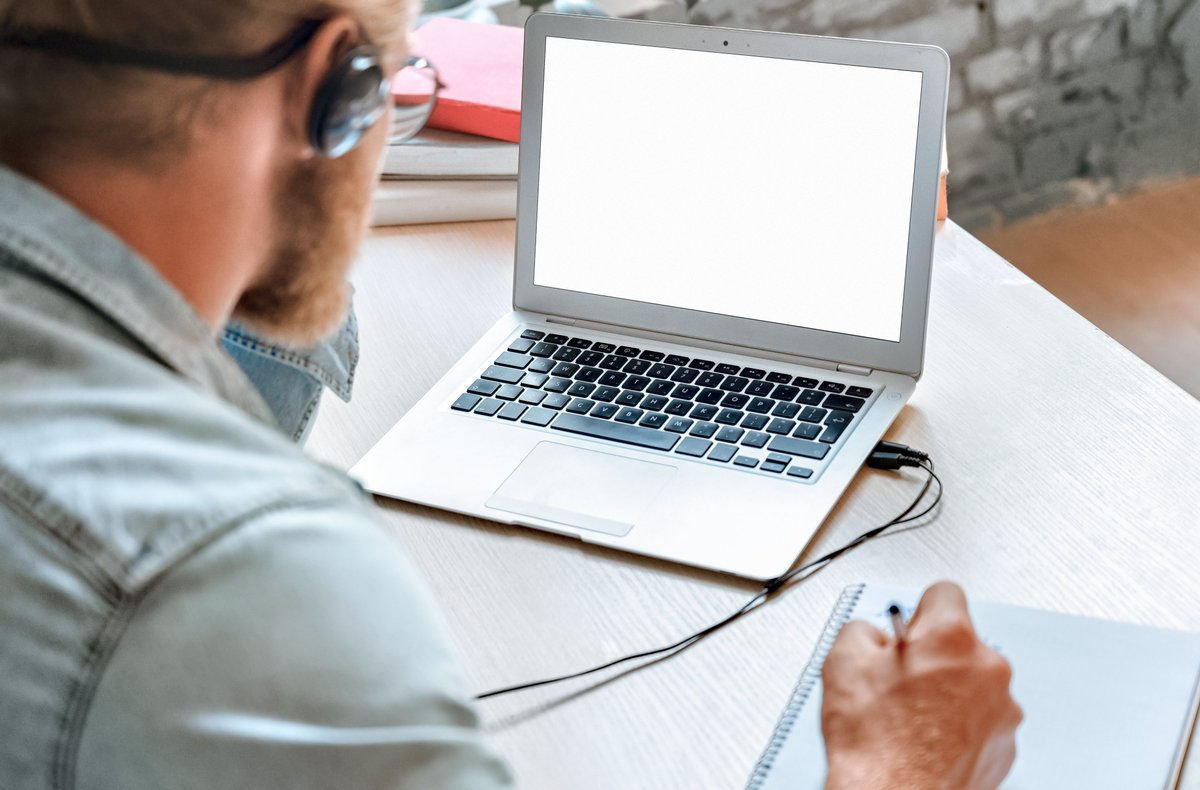 Störende Bürolärm adé! 🎧🔇 Fraunhofer IBP entwickelt Kopfhörer und App, die Gespräche maskiert und die Produktivität um bis zu 35% steigert. 

#Innovation #Produktivität #FraunhoferIBP 

👉 ibp.fraunhofer.de/de/presse-medi…