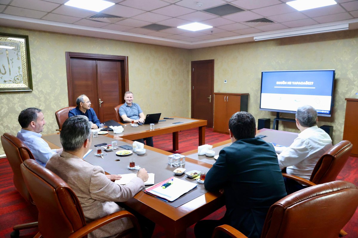 Sultanbeylimizin gelecek vizyonuna ilişkin Stratejik Plan Çalışmalarımıza aralıksız devam ediyoruz.

Her biri alanında uzman akademisyenler, teknik ve idari heyetler ile proje ve yatırım programlarımızı değerlendirirken, vatandaşlarımızın talep ve ihtiyaçlarını ön planda