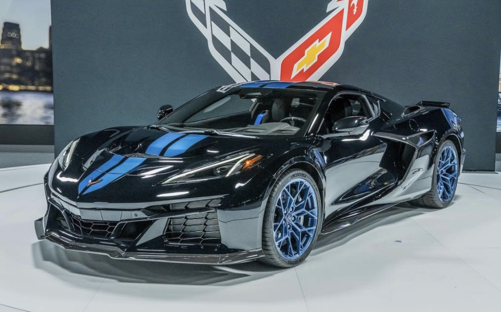 Big decision coming on 2025 ZR1… ❤️