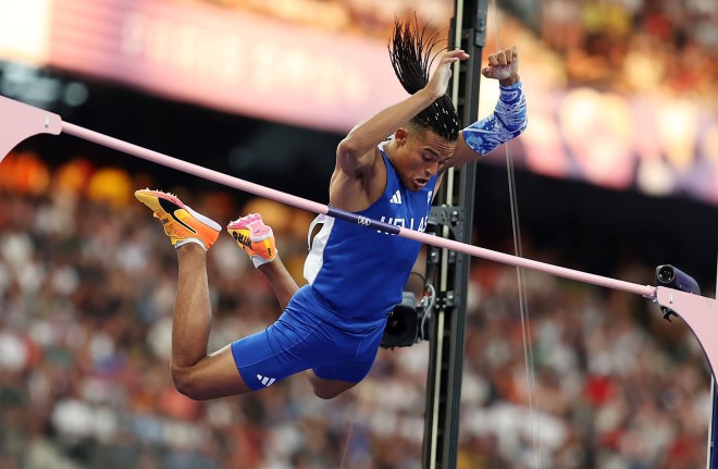GreceParis's tweet photo. #Athlétisme | 🥉🇬🇷 Médaille de bronze pour Emmanouil #Karalis qui a franchi la barre des 5m90 en finale du saut à la perche au Stade de France @Paris2024. 

👏👏👏Toutes nos félicitations Manolo!

@PRESEGAS @HellenicOlympic
#sautalaperche #TeamHellas https://t.co/DbgKqSSZHm