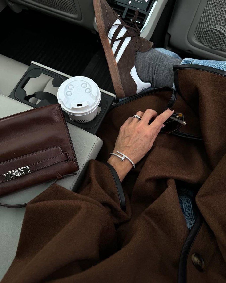 classyladylife's tweet photo. Waiting for fall outfits🍂 https://t.co/zeUYVXiNSG