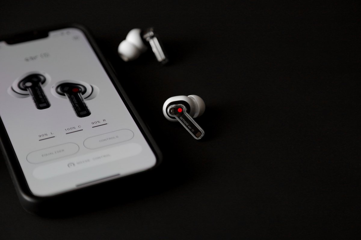 Rohankrishnan13's tweet photo. A smooth sailing for over 2 years w the 
Nothing ear 1 

@nothing https://t.co/74KZ4hNzDa