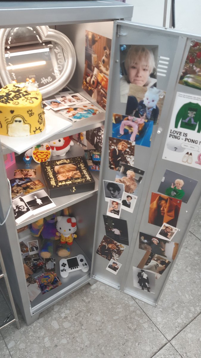 _chomoooodz's tweet photo. #What_the_WOODZ
#살벌하게_축하하는_거야
특전도 다 이뻤고 카페 디피가 너무 woops느낌나고 좋았어요..♡ 선착특전이 너무예뻐서 대기타고 받았는데 정말 만족해요.. 행복합니다
더운 날에 스탭분들도 너무 고생하셨고 감사합니다!! https://t.co/jqXX34ka1U