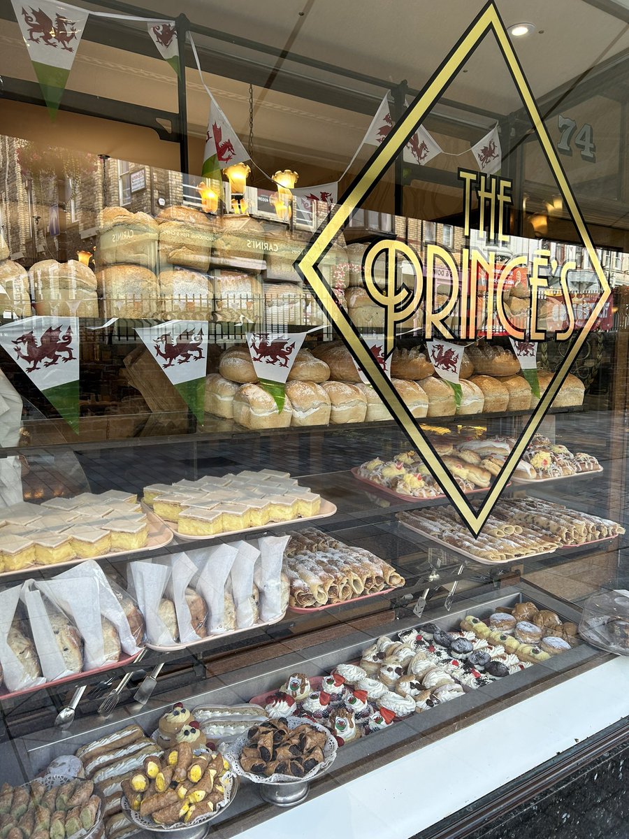 Ioan Dyer tweet media