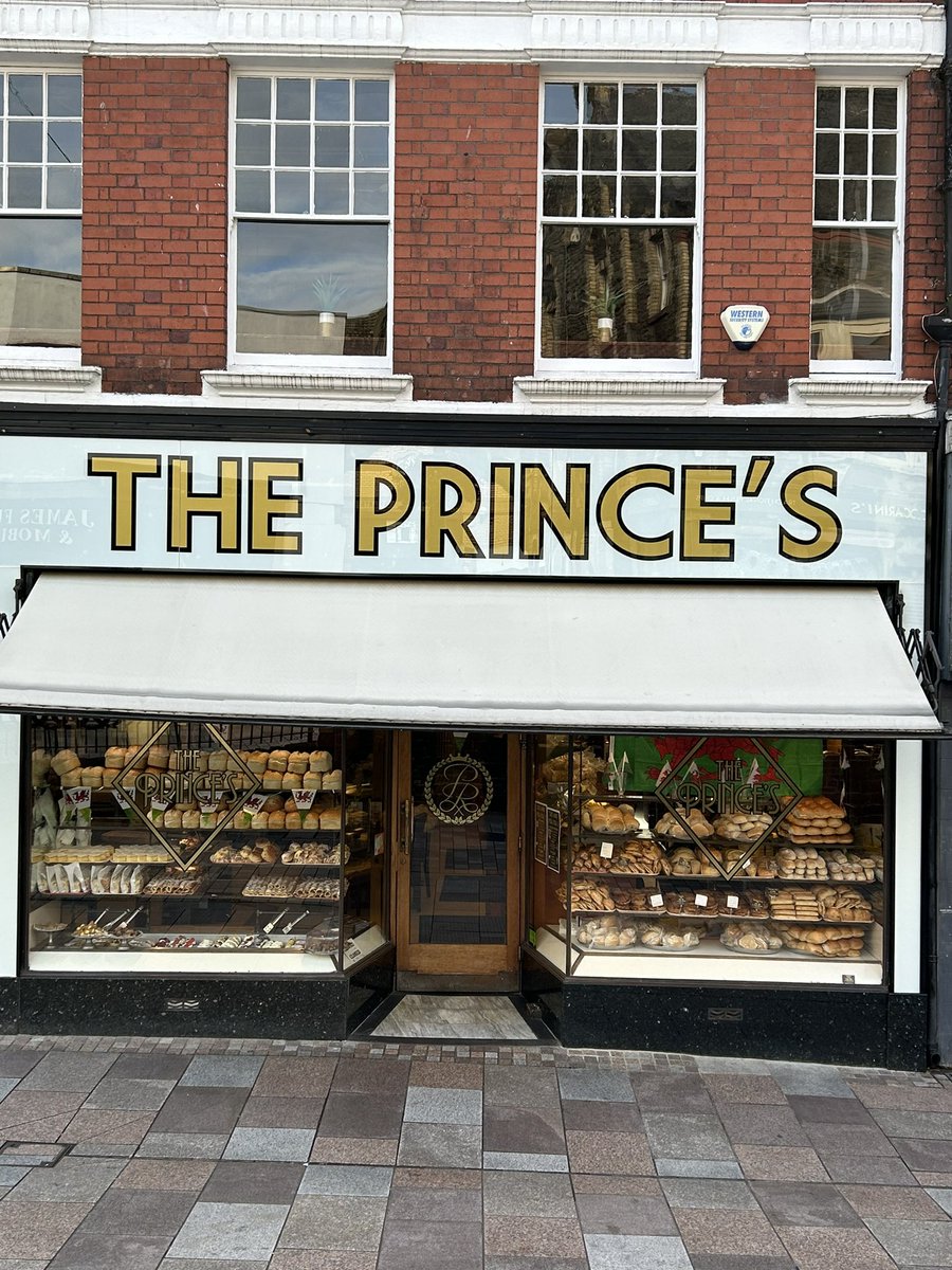 Ioan Dyer tweet media