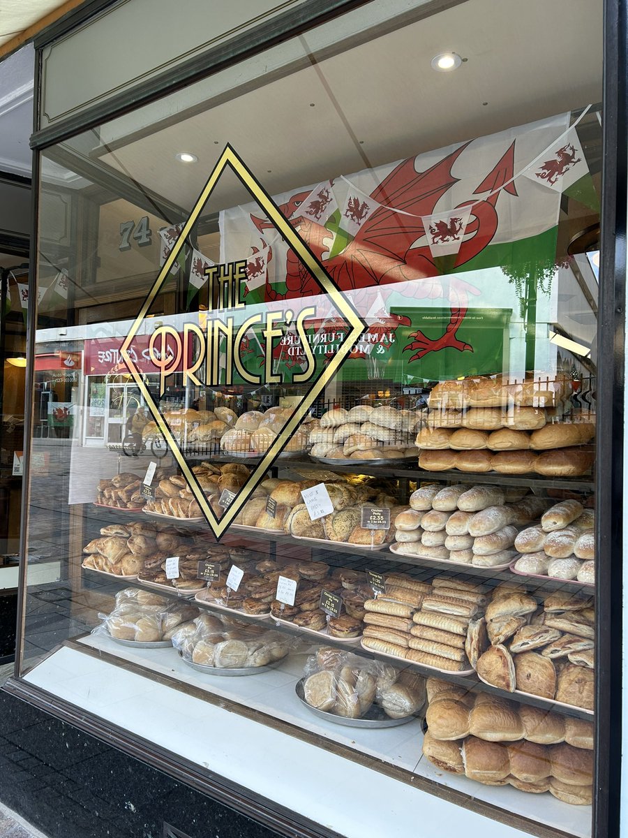 Ioan Dyer tweet media