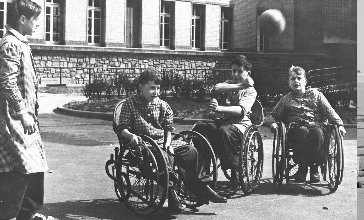 Musée de l'AP-HP (@museeap_hp) on Twitter photo 📸🏅📣Mardi, sportif et photographique ! Retrouvez l'expo "Corps mouvementés" jusqu'au 22 septembre 2024, ouverte du mardi au dimanche de 13 h à 17 h ; les samedi et dimanche de 14 H à 18 h. Fermé le lundi ! <a href="/HopPitieSalpe/">Hôpital Pitié-Salpêtrière AP-HP</a> | #olympiadeculturelle linktr.ee/exposition_cor… 📸🏅📣Mardi, sportif et photographique ! Retrouvez l'expo "Corps mouvementés" jusqu'au 22 septembre 2024, ouverte du mardi au dimanche de 13 h à 17 h ; les samedi et dimanche de 14 H à 18 h. Fermé le lundi ! <a href="/HopPitieSalpe/">Hôpital Pitié-Salpêtrière AP-HP</a> | #olympiadeculturelle linktr.ee/exposition_cor…