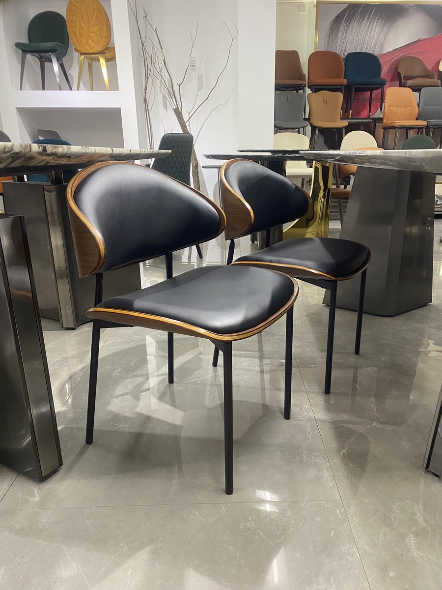 ShawnXiao001's tweet photo. Hanyee luxury dining chair, leather+sponge+steel+MDF, gorgeous and unique design #diningchairs #luxurychair #woodchair #metalchair #diningroom #chair https://t.co/SI19dP3YmI