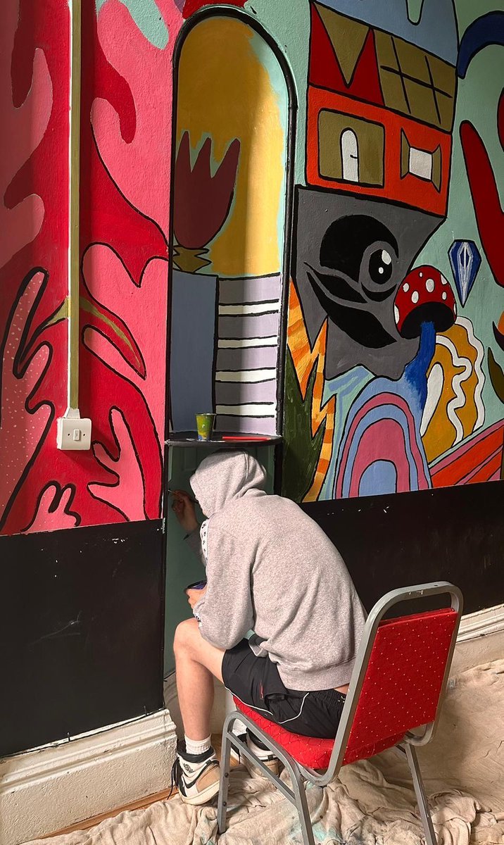 Accumulate course leaders Bruno &amp; Anita came together with a group of participants &amp; staff at @theamberfoundation in Wiltshire to complete this incredible mural. So much to see! When communities come together in mutual respect &amp; support great things happen