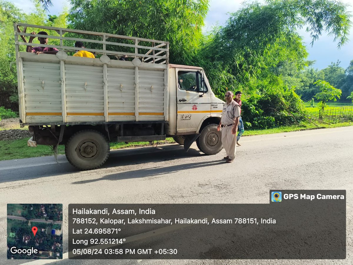 DTOHailakandi99's tweet photo. Enforcement drive against various offences on -05/08/2024
W/O Helmet- 10
W/O Permit- 01
W/O PUCC- 01
W/O Fitness -01
W/O Insurance -02
W/O Seat Belt - 02
Others- 01
@CMOfficeAssam @TransportAssam @Assamroadsafety @keshab_mahanta
@assampolice @gpsinghips #RoadSafety https://t.co/tsmv154jGd