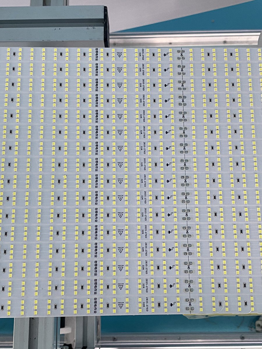 springartled's tweet photo. 👉SKD strip light 👈
220V-2835-276D-32R-15MM
Triple rows,3000K/4000K/6000K
Feel free to contact me🤝
#skdstrip #exportskd 
#customizable #wholesaleprice https://t.co/ETJKTnv8Sw