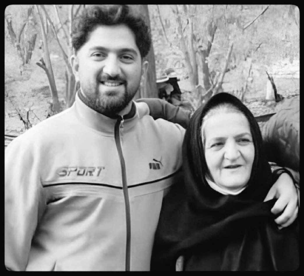 gh0lch0magh's tweet photo. خامنه‌ای بزدل انتقامش را از این مادر گرفت.
#رضا_رسایی https://t.co/ncAiNXWA8T